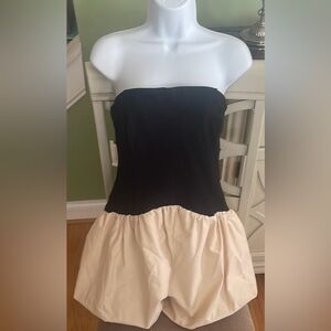 Style: Maeve Strapless Bubble Romper
Cinched stretchy back romper.